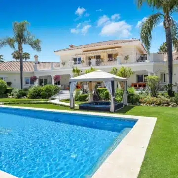 Refurbished contemporary detached villa in La Cerquilla, Nueva Andalucia Picture 16