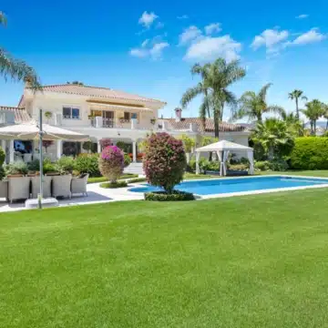 Refurbished contemporary detached villa in La Cerquilla, Nueva Andalucia Picture 19
