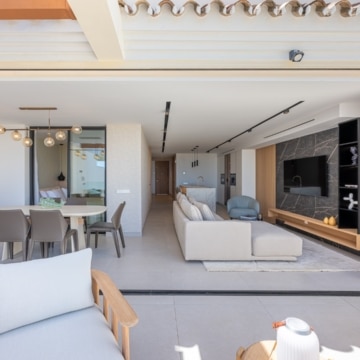 Exquisite 3-bedroom apartment with breathtaking sea views in the prestigious Los Belvederes, Nueva Andalucia Picture 17