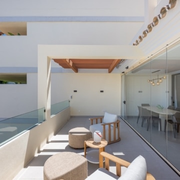 Exquisite 3-bedroom apartment with breathtaking sea views in the prestigious Los Belvederes, Nueva Andalucia Picture 6