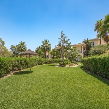 Exquisite 3-bedroom apartment with breathtaking sea views in the prestigious Los Belvederes, Nueva Andalucia Picture 36