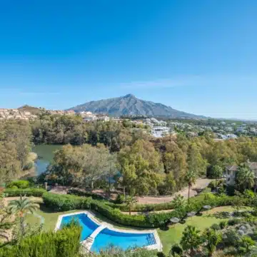 Exquisite 3-bedroom apartment with breathtaking sea views in the prestigious Los Belvederes, Nueva Andalucia Picture 31