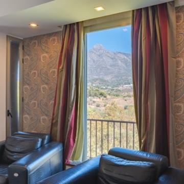 Magnificent villa with traditional Spanish architecture in Las lomas del Marbella Club, Marbella Picture 23