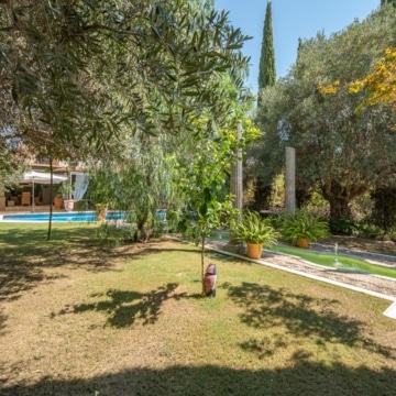 Magnificent villa with traditional Spanish architecture in Las lomas del Marbella Club, Marbella Picture 21