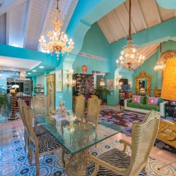 Magnificent villa with traditional Spanish architecture in Las lomas del Marbella Club, Marbella Picture 2