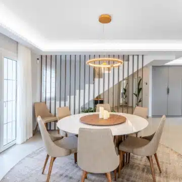Luxury duplex penthouse offering panoramic views of the Mediterranean sea in Nueva Andalucia, Marbella Picture 3