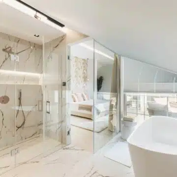 Luxury duplex penthouse offering panoramic views of the Mediterranean sea in Nueva Andalucia, Marbella Picture 21