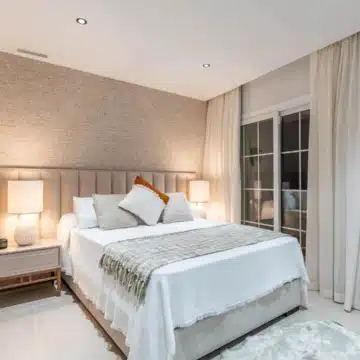 Luxury duplex penthouse offering panoramic views of the Mediterranean sea in Nueva Andalucia, Marbella Picture 26