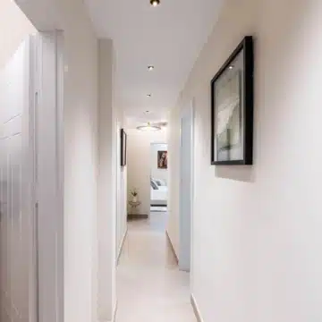 Luxury duplex penthouse offering panoramic views of the Mediterranean sea in Nueva Andalucia, Marbella Picture 32
