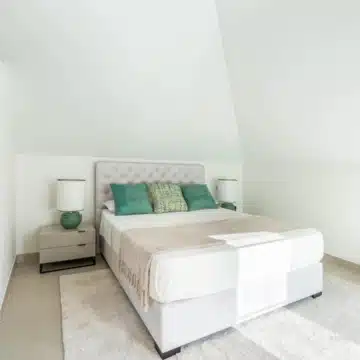 Luxury duplex penthouse offering panoramic views of the Mediterranean sea in Nueva Andalucia, Marbella Picture 33