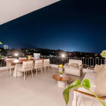 Luxury duplex penthouse offering panoramic views of the Mediterranean sea in Nueva Andalucia, Marbella Picture 40