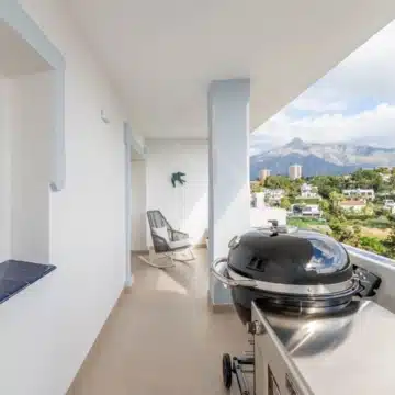 Luxury duplex penthouse offering panoramic views of the Mediterranean sea in Nueva Andalucia, Marbella Picture 42