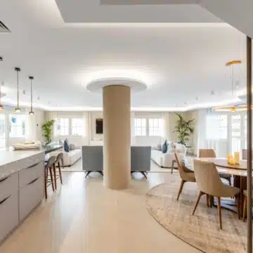 Luxury duplex penthouse offering panoramic views of the Mediterranean sea in Nueva Andalucia, Marbella Picture 9