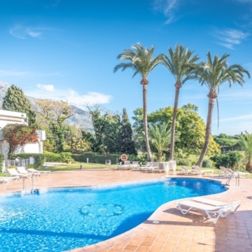 Frontline golf townhouse in the prestigious area of Aloha, Nueva Andalucia Picture 7