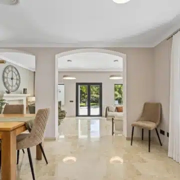Contemporary 5 bedroom villa with panoramic views in Paraíso Alto, Benahavis Picture 20