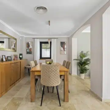 Contemporary 5 bedroom villa with panoramic views in Paraíso Alto, Benahavis Picture 6