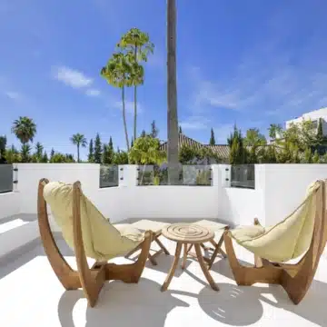 Contemporary 5 bedroom villa with panoramic views in Paraíso Alto, Benahavis Picture 4