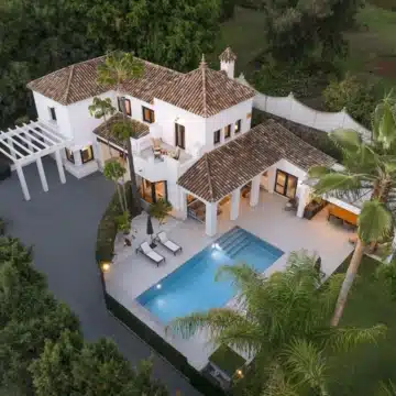 Contemporary 5 bedroom villa with panoramic views in Paraíso Alto, Benahavis Picture 36