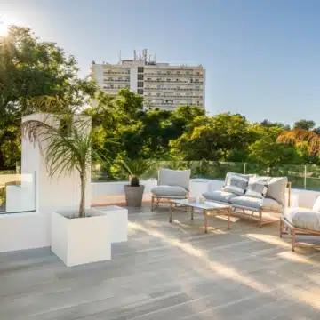 Remarkable 6-bedroom villa in a quiet neighbourhood of Nueva Andalucía, Marbella Picture 20