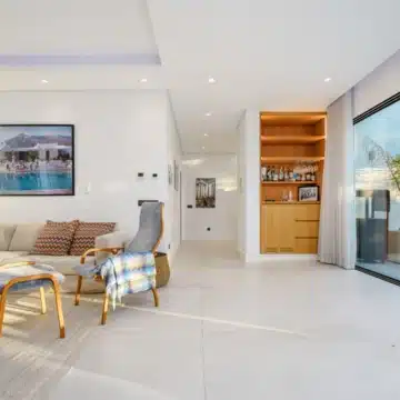 Remarkable 6-bedroom villa in a quiet neighbourhood of Nueva Andalucía, Marbella Picture 26