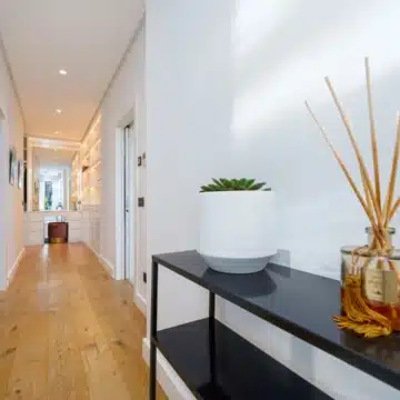 Remarkable 6-bedroom villa in a quiet neighbourhood of Nueva Andalucía, Marbella Picture 24
