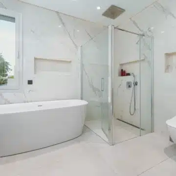Remarkable 6-bedroom villa in a quiet neighbourhood of Nueva Andalucía, Marbella Picture 44