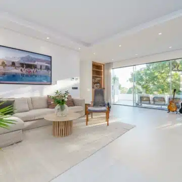 Remarkable 6-bedroom villa in a quiet neighbourhood of Nueva Andalucía, Marbella Picture 45