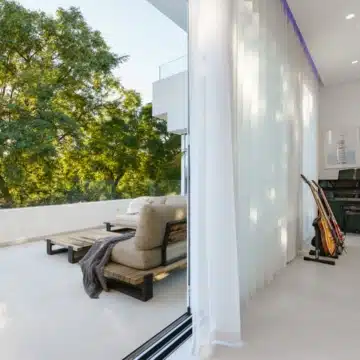 Remarkable 6-bedroom villa in a quiet neighbourhood of Nueva Andalucía, Marbella Picture 46