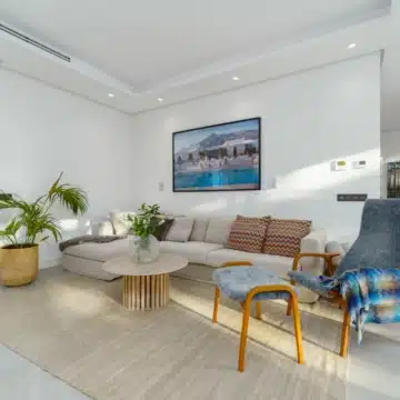 Remarkable 6-bedroom villa in a quiet neighbourhood of Nueva Andalucía, Marbella Picture 48