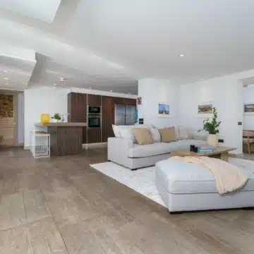 Remarkable 6-bedroom villa in a quiet neighbourhood of Nueva Andalucía, Marbella Picture 58