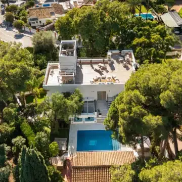 Remarkable 6-bedroom villa in a quiet neighbourhood of Nueva Andalucía, Marbella Picture 31