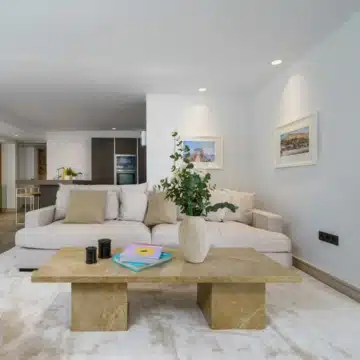 Remarkable 6-bedroom villa in a quiet neighbourhood of Nueva Andalucía, Marbella Picture 66