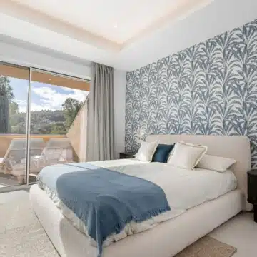 Luxurious 3-bedroom apartment in the prestigious Las Brisas Country Club, Nueva Andalucia Picture 5