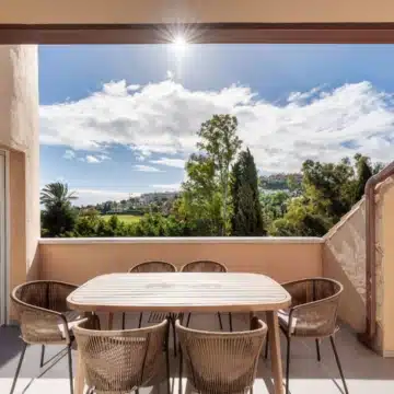 Luxurious 3-bedroom apartment in the prestigious Las Brisas Country Club, Nueva Andalucia Picture 26