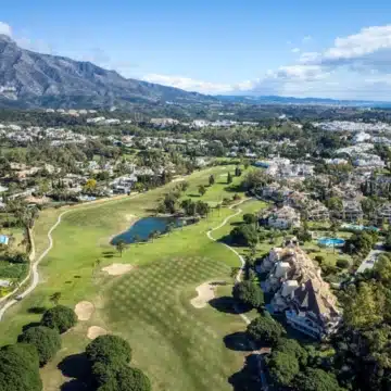 Luxurious 3-bedroom apartment in the prestigious Las Brisas Country Club, Nueva Andalucia Picture 21