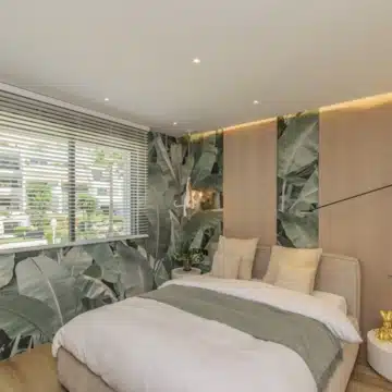 Stunning frontline beach townhouse with sea views on the Marbella Golden Mile Picture 8