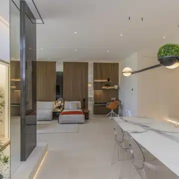 Stunning frontline beach townhouse with sea views on the Marbella Golden Mile Picture 20