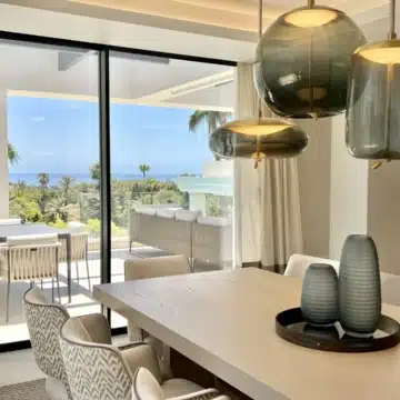 Brand new villa with impressive sea views in the exclusive area of El Paraiso, Estepona Picture 4