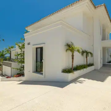 Brand new villa with impressive sea views in the exclusive area of El Paraiso, Estepona Picture 28