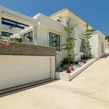 Brand new villa with impressive sea views in the exclusive area of El Paraiso, Estepona Picture 32