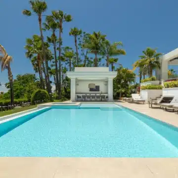 Brand new villa with impressive sea views in the exclusive area of El Paraiso, Estepona Picture 35