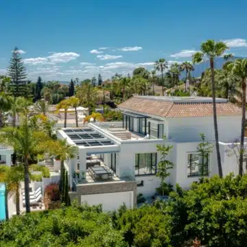 Brand new villa with impressive sea views in the exclusive area of El Paraiso, Estepona Picture 40