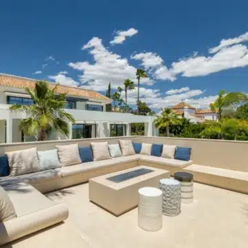 Brand new villa with impressive sea views in the exclusive area of El Paraiso, Estepona Picture 41
