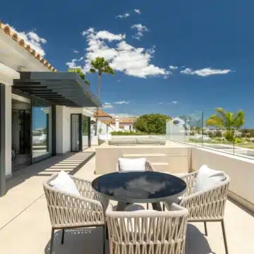 Brand new villa with impressive sea views in the exclusive area of El Paraiso, Estepona Picture 45