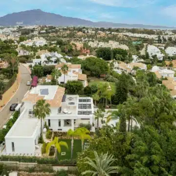 Brand new villa with impressive sea views in the exclusive area of El Paraiso, Estepona Picture 52