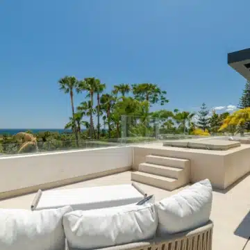 Brand new villa with impressive sea views in the exclusive area of El Paraiso, Estepona Picture 23
