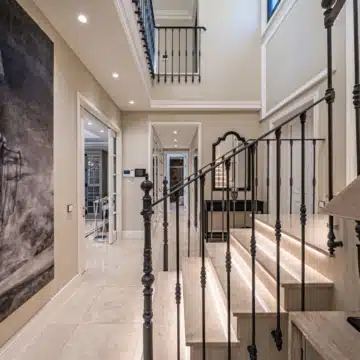 Majestic villa with stunning sea and golf views in the prestigious Los Flamingos, Benahavis Picture 4