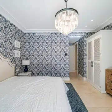 Majestic villa with stunning sea and golf views in the prestigious Los Flamingos, Benahavis Picture 22
