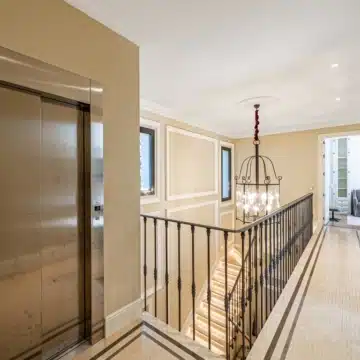 Majestic villa with stunning sea and golf views in the prestigious Los Flamingos, Benahavis Picture 24