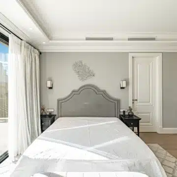 Majestic villa with stunning sea and golf views in the prestigious Los Flamingos, Benahavis Picture 30